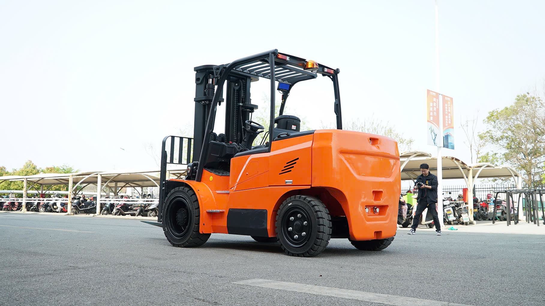 Forklift - FE4P40N Mast 4.5m - Selected Image