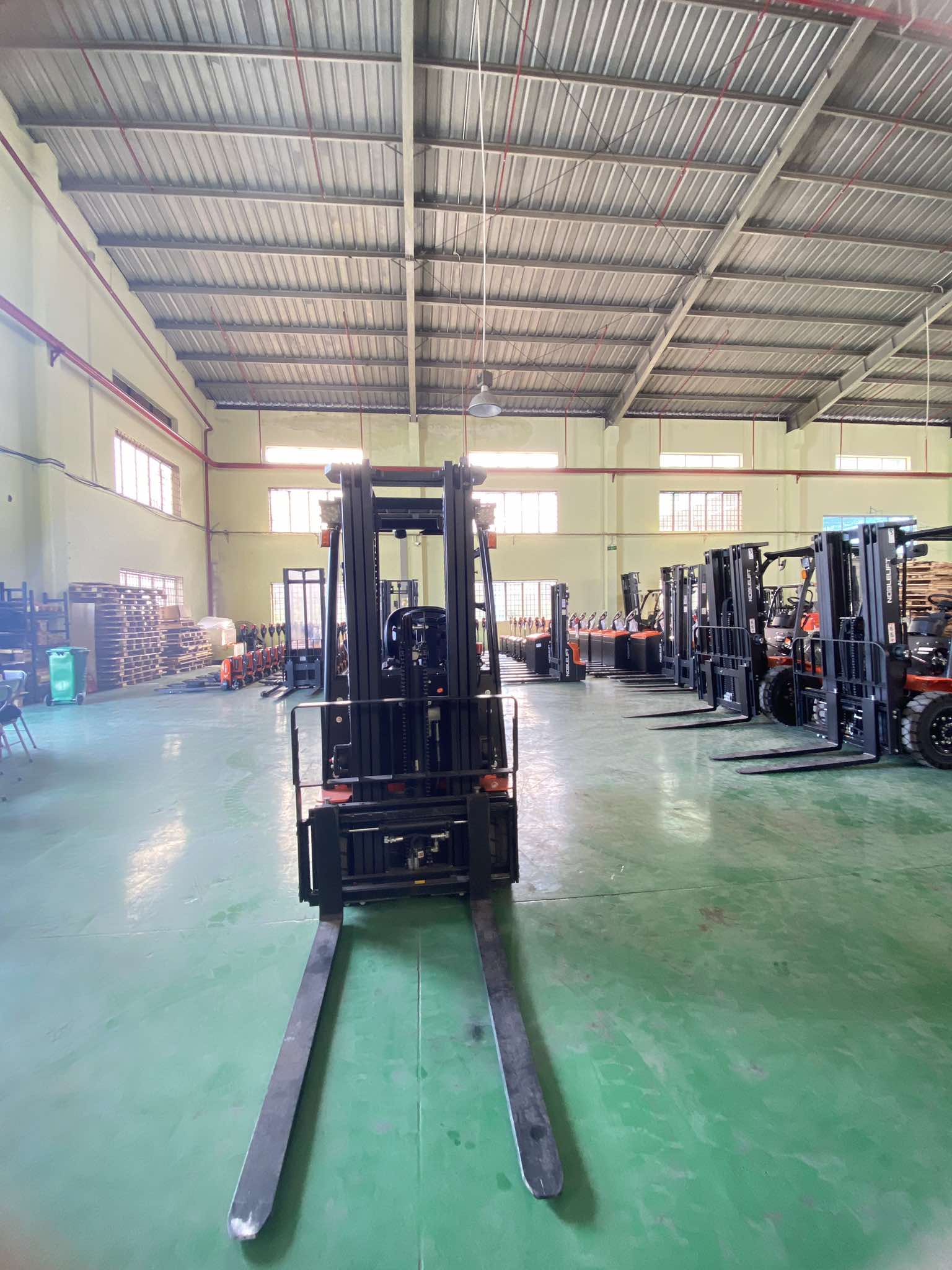 Forklift - FE3R16N Mast 4.5m - Selected Image