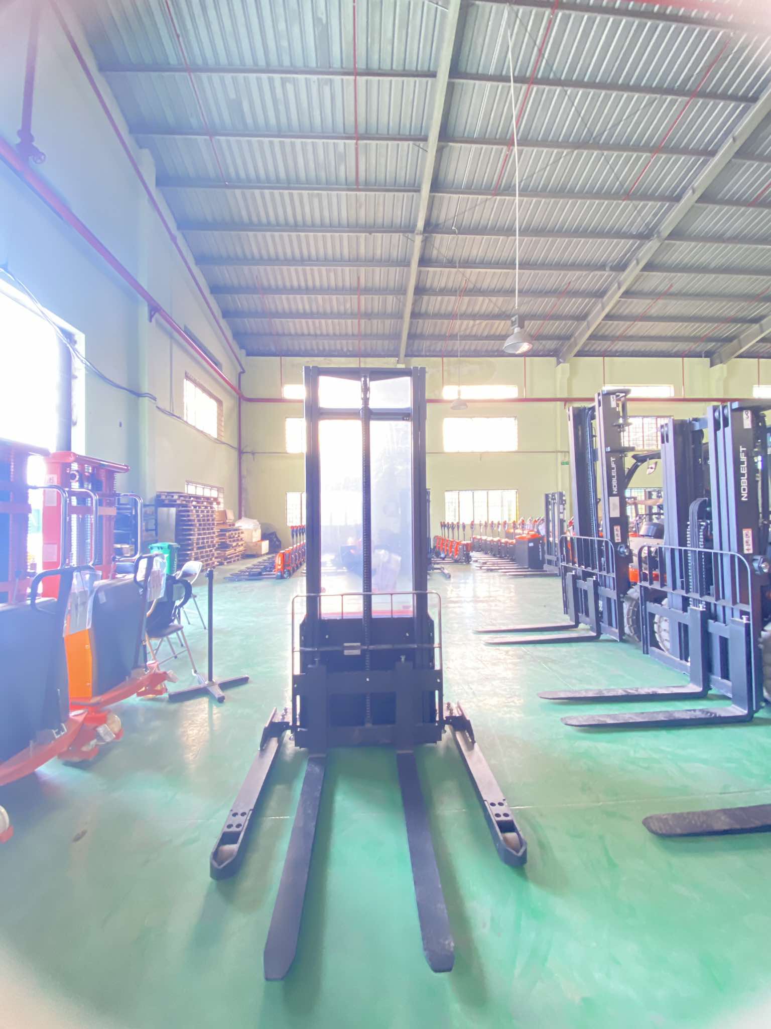 Pallet Stacker - PSE12NSL - Selected Image